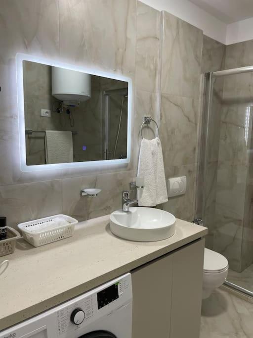 Luxury Next To Us Embassy Apartment Tirana